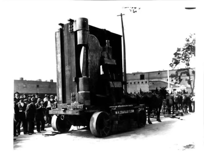 “Hauling the massive vault along Yonge Street, Toronto, to the jobsite of The Dominion Bank in 1913. The 40-tonne safe door cracked the street in half. Check out those enormous hinges!” https://www.blogto.com/city/2024/12/vault-under-toronto-cracked-yonge-street/ BlogTO, ZoomerMedia Limited.